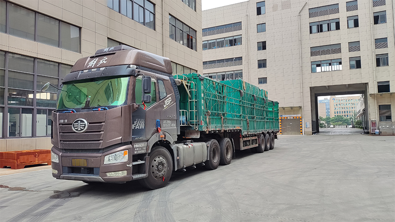 How are professional die-cutting machines shipped