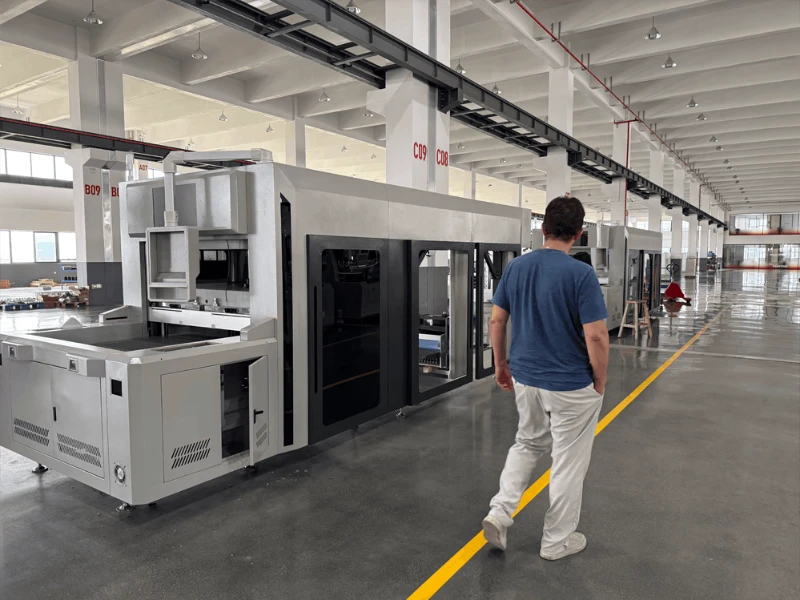 Customer group visiting the factory to inspect equipment